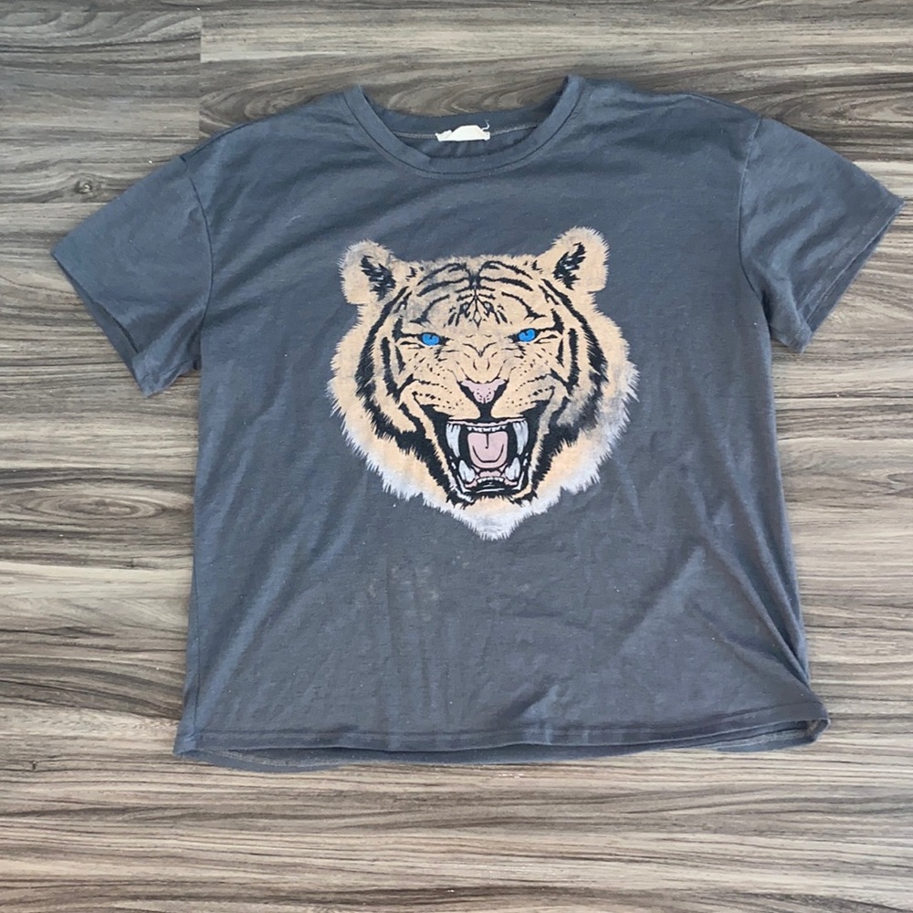 Lion print top